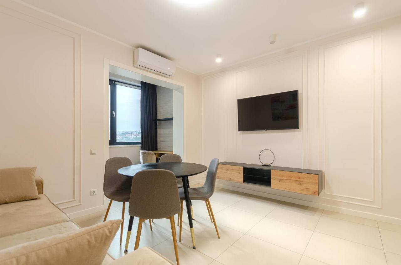 Petrovdom Apartments 13-141 In Rc New York Concept House, 74 Antonovycha Street เคียฟ ภายนอก รูปภาพ
